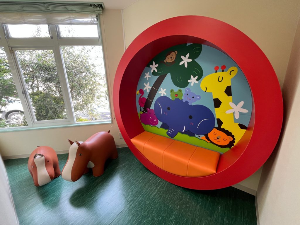 小児科待合室のデザインリノベーション
